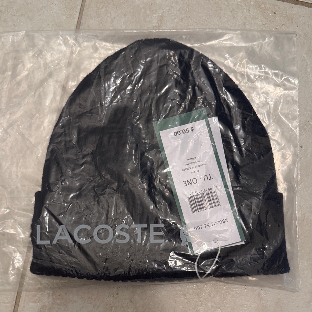Lacoste NAVY Beanie Hat BRAND NEW NEVER BEEN USED